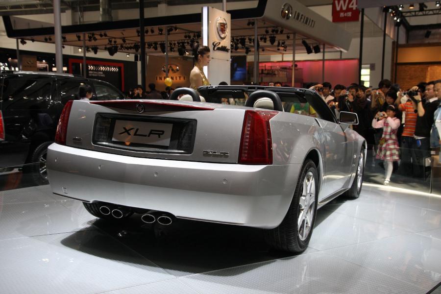  Cadillac XLR Roadster 2004 года  (фото 45 из 128)